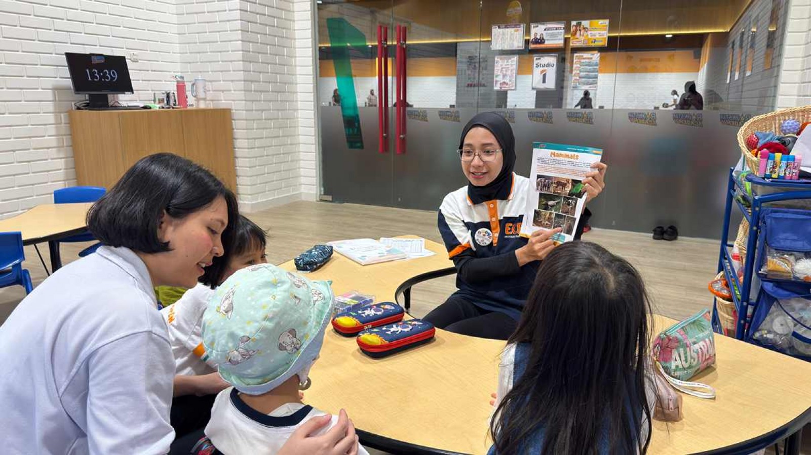 10 Essential Tips on How to Teach Young Dual Language Learners Effectively